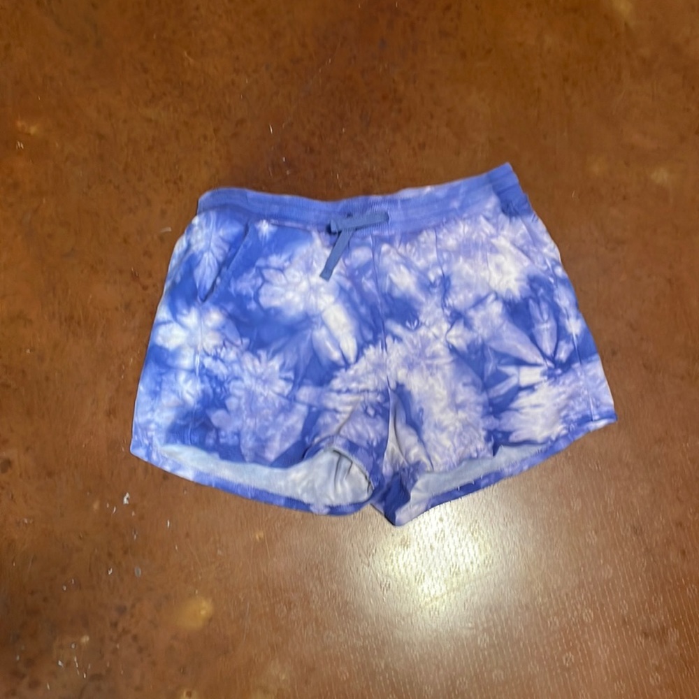 Kids tie-dye shorts